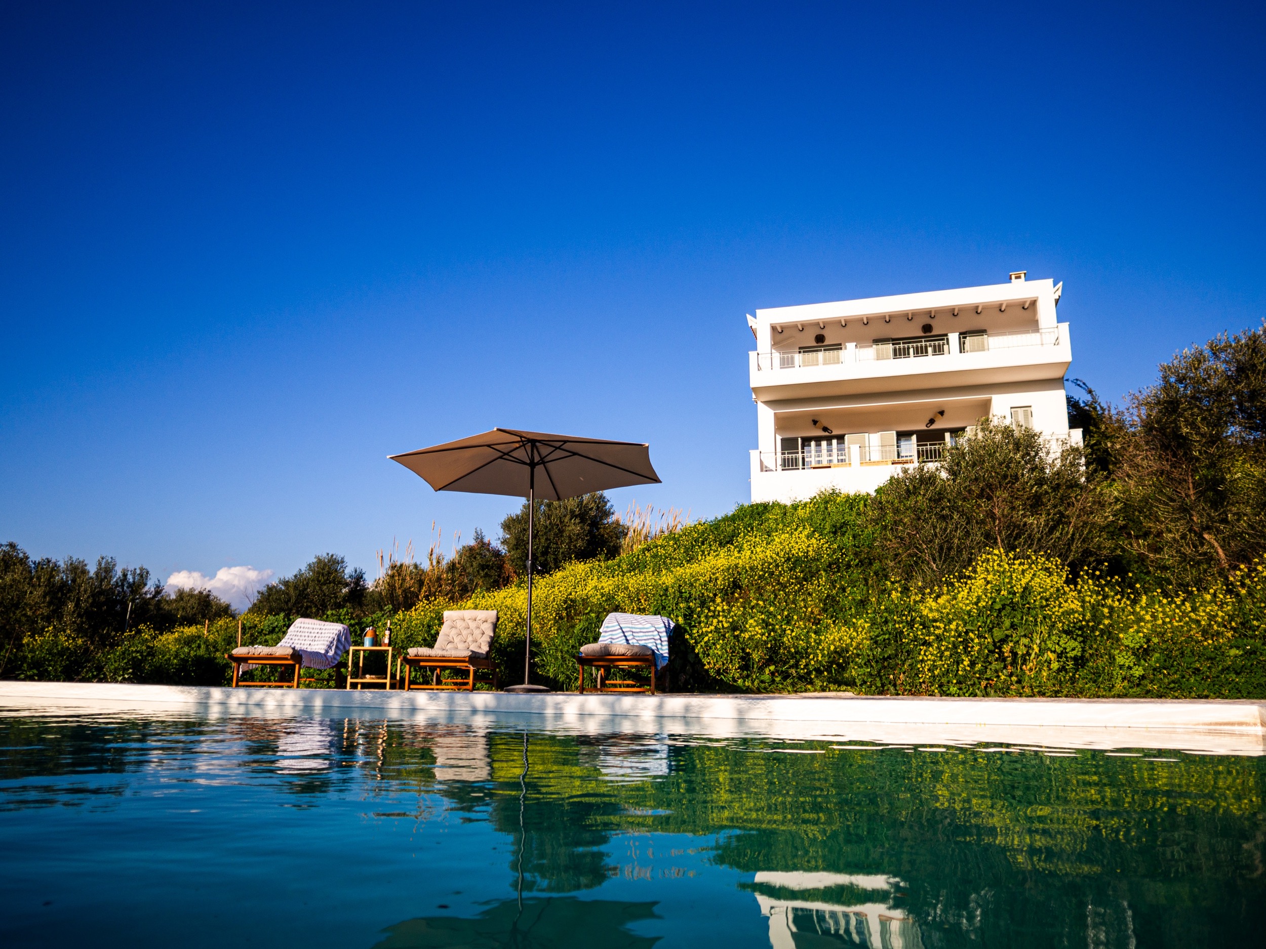 Villa Gerkada Aussenbereich Pool Haus 8